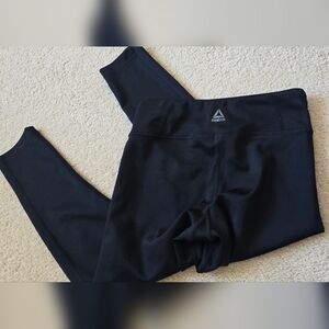 🌈Reebok Cropped SpeedWick Black Yoga Workout Pants Size Small